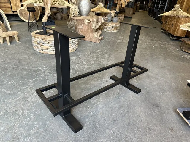 Bartischgestell schwarz, Tischgestell für eine Bartisch, Bartischfüße schwarz, Breite 200 cm