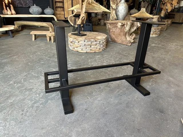 Bartischgestell schwarz, Tischgestell für eine Bartisch, Bartischfüße schwarz, Breite 220 cm
