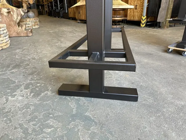 Bartischgestell schwarz, Tischgestell für eine Bartisch, Bartischfüße schwarz, Breite 220 cm