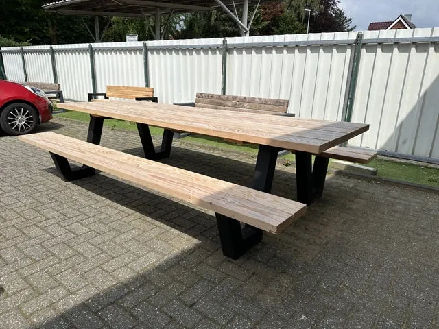 Gruppensitzbank Naturholz-schwarz, Sitzgruppe schwarz, Picknick Sitzgruppe Massivholz, Gartentisch mit Bank Holz, Picknickbank Holz, Länge 350 cm