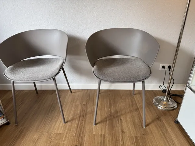 Stuhl grau-taupe gepolstert, Besucherstuhl taupe