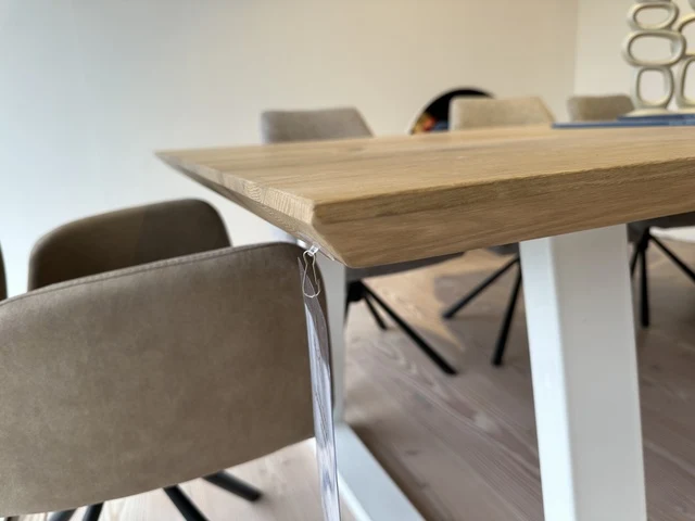 Esstisch Eiche massiv Tischplatte, Tisch weiß Metall-Gestell , Esstisch Eiche massiv, Länge 200 cm