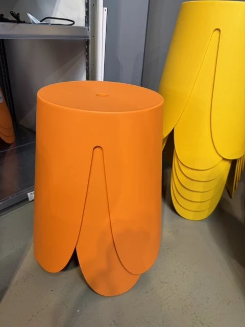 Hocker orange Kunststoff, stapelbarer Hocker orange