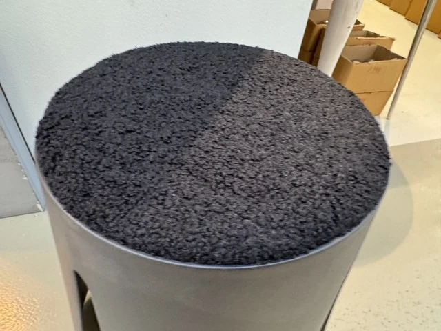 Hocker schwarz Kunststoff, stapelbarer Hocker gepolstert schwarz