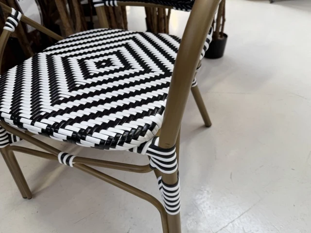 Stuhl Paris schwarz-weiß, Stuhl für ein Bistrotisch