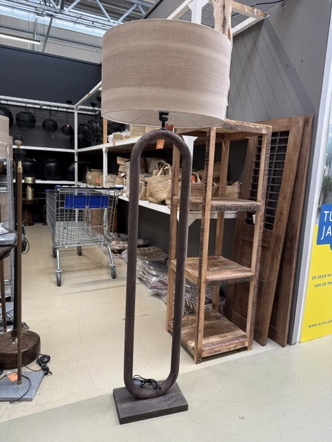 Stehlampe Holz braun mit Lampenschirm, Tischleuchte braun mit Lampenschirm taupe, Höhe 185 cm