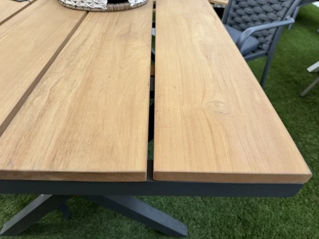 Gartentisch Aluminium braun-anthrazit, Gartentisch Teakholz grau-braun, Länge 180 cm