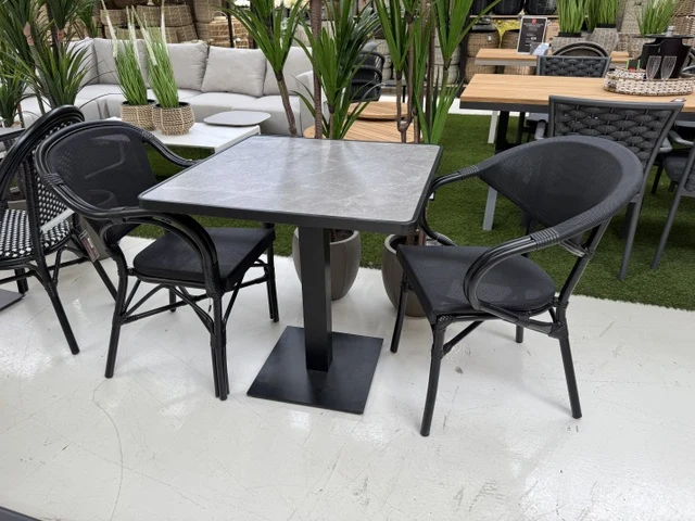 Gartenstuhl schwarz, Stuhl für ein Bistrotisch