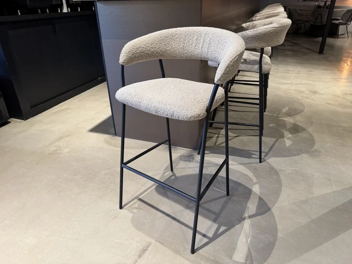 Barstuhl beige, Barstuhl Metall-Gestell, Sitzhöhe 67 cm