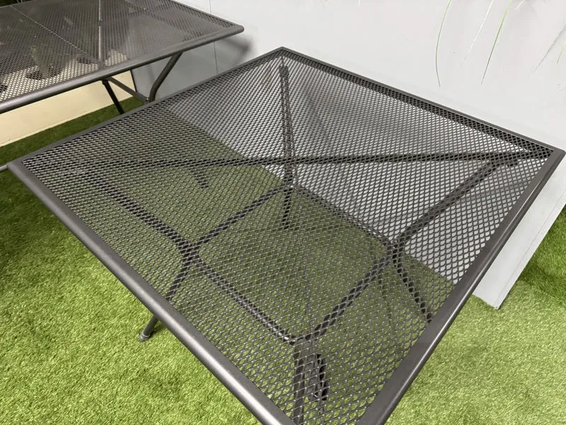 Gartentisch Metall, Metall Tisch, Metall-Gartentisch quadratisch, Maße 90x90 cm