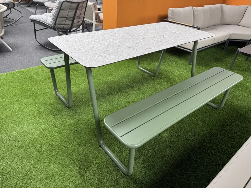 Picknicktisch grün mit Sitzbank, Gruppensitzbank grün mit Tisch, Gastro Tisch-Sitzbank grün, Länge 150 cm