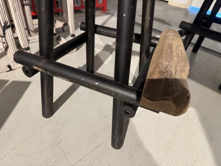 Barhocker Baumstamm, Barhocker Holz-Metall rustikal, Sitzhöhe 77 cm