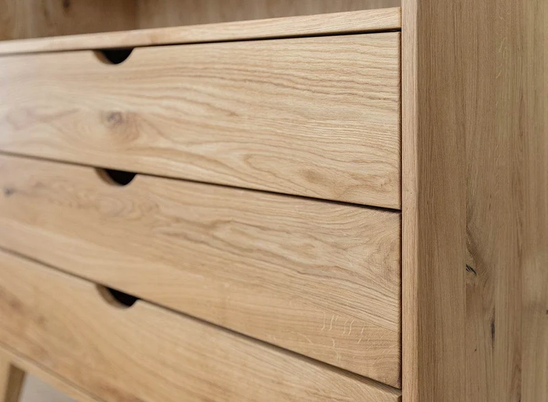 Minimalistisches Sideboard aus geölter Wildeiche | Skandi Kommode Simona mit drei Schubladen