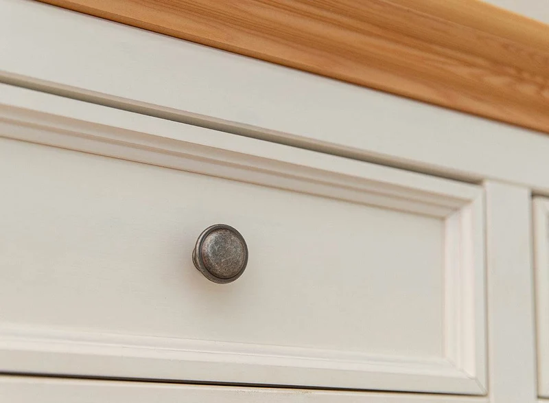 Große Kommode Belluno Elegante in Weiß | Sideboard mit drei Schubladen und Türen