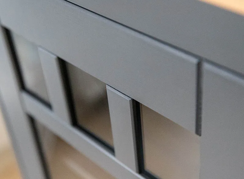 Kleine Vitrinenkommode Belluno Elegante in Graphit | Sideboard mit Schubladen und Tür