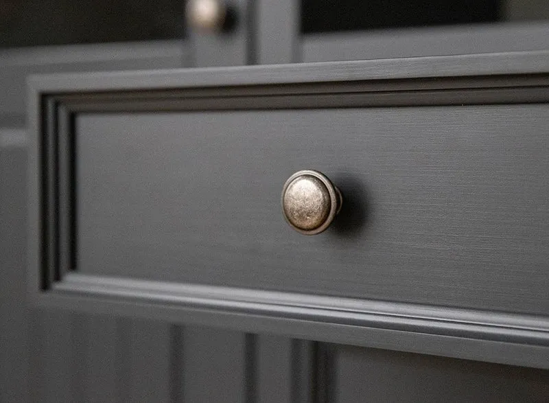 Kleine Vitrinenkommode Belluno Elegante in Graphit | Sideboard mit Schubladen und Tür