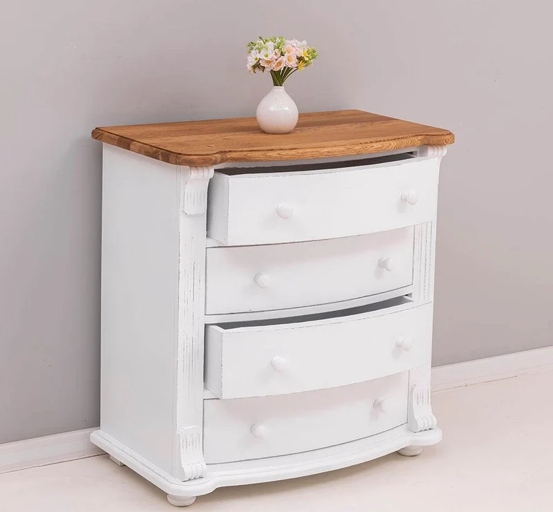 Geschwungene Kommode aus Massivholz im Landhausstil