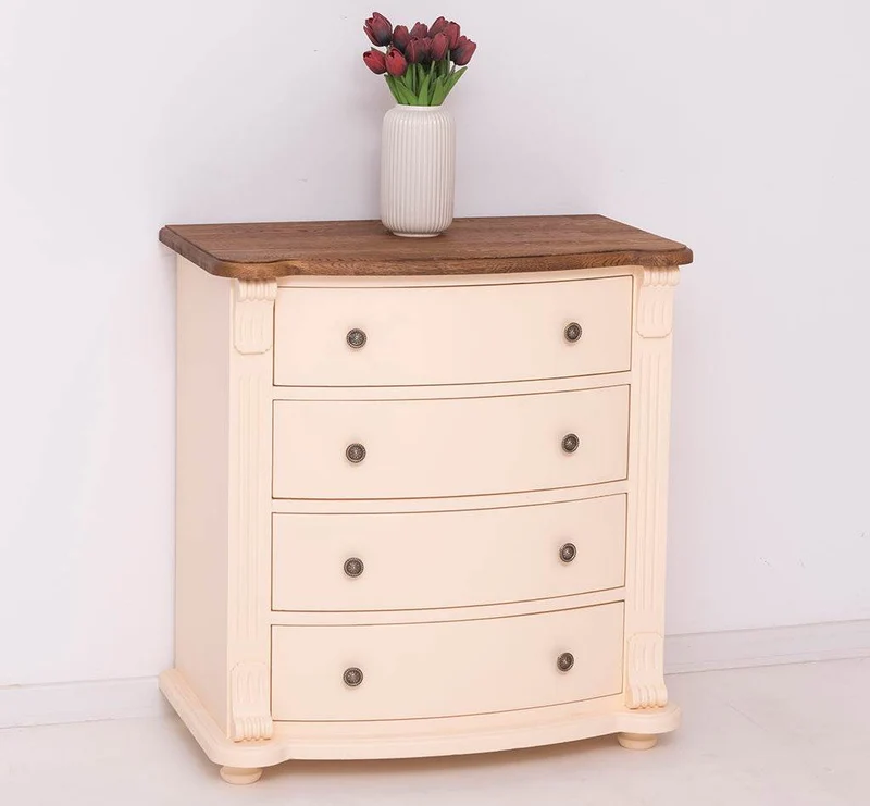Geschwungene Kommode aus Massivholz im Landhausstil