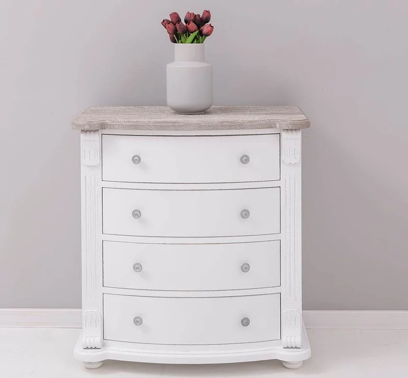 Geschwungene Kommode aus Massivholz im Landhausstil