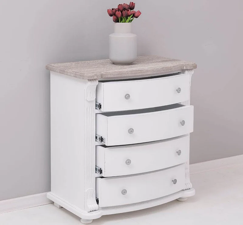 Geschwungene Kommode aus Massivholz im Landhausstil
