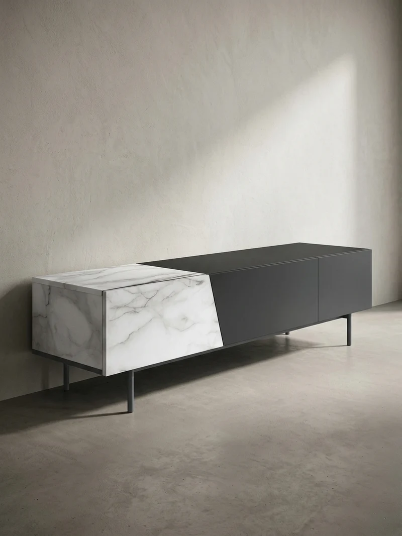 TV-Lowboard mit Marmor/Eiche-Dekor, Türen und Schublade, modern