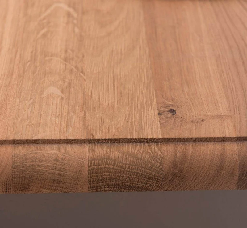 Waschbeckenunterschrank aus Massivholz mit gedrehten Beinen