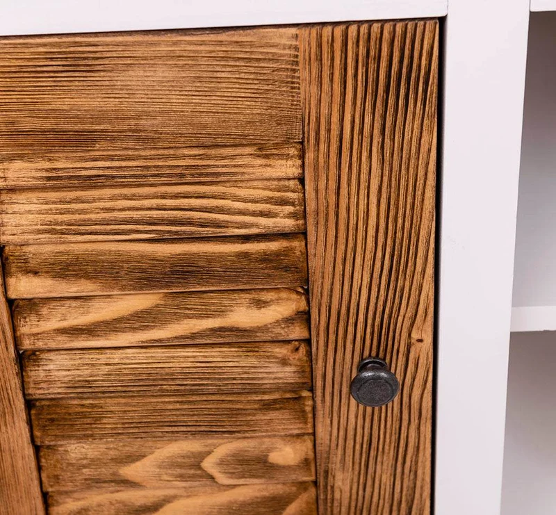 Waschbeckenunterschrank aus Massivholz mit Lamellentüren