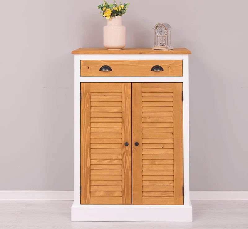Kleine Vintage Kommode aus Massivholz mit Lamellentüren